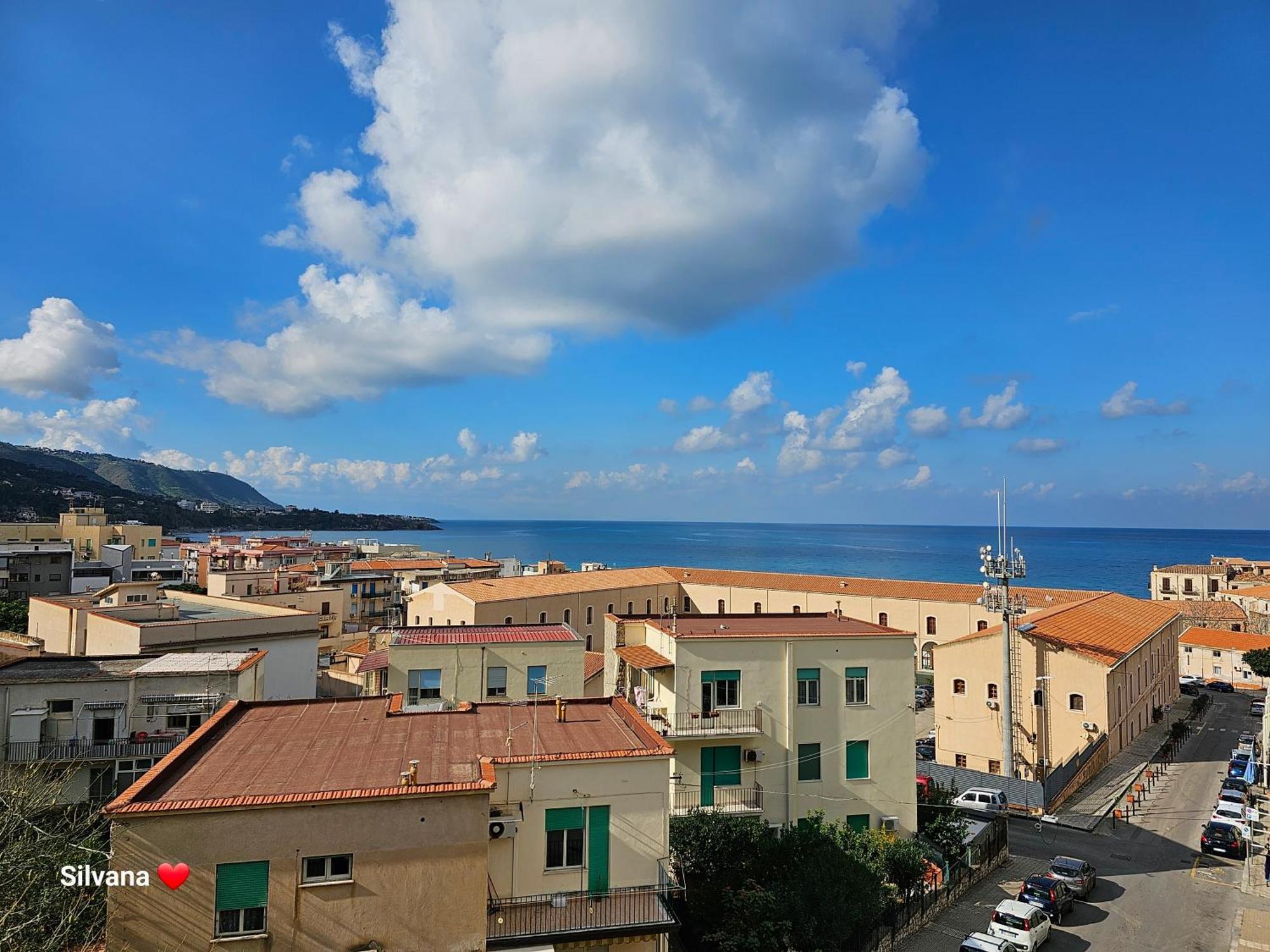 Villa Di Giorgi Apartments Center Чефалу Экстерьер фото