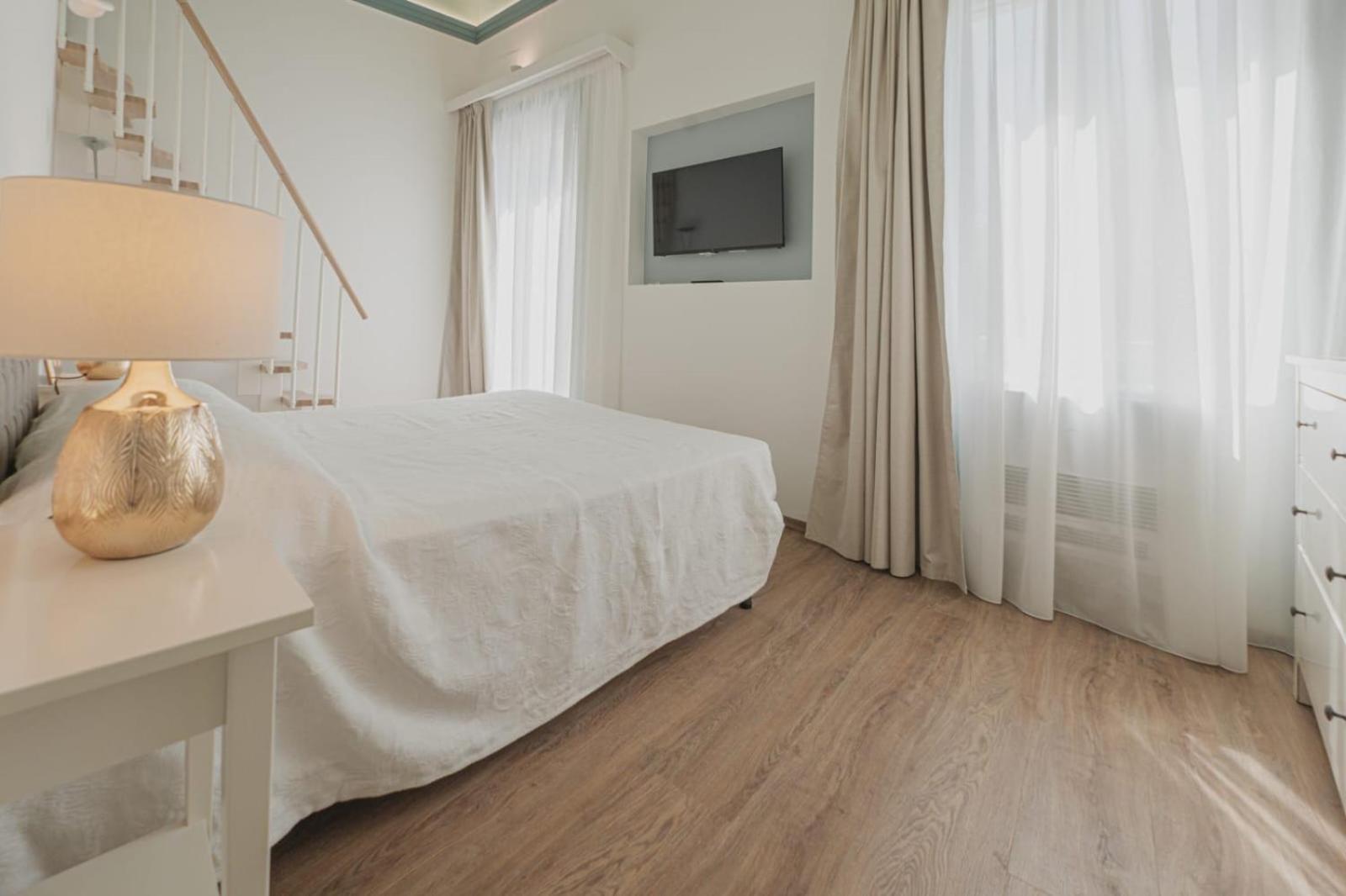 Villa Di Giorgi Apartments Center Чефалу Экстерьер фото