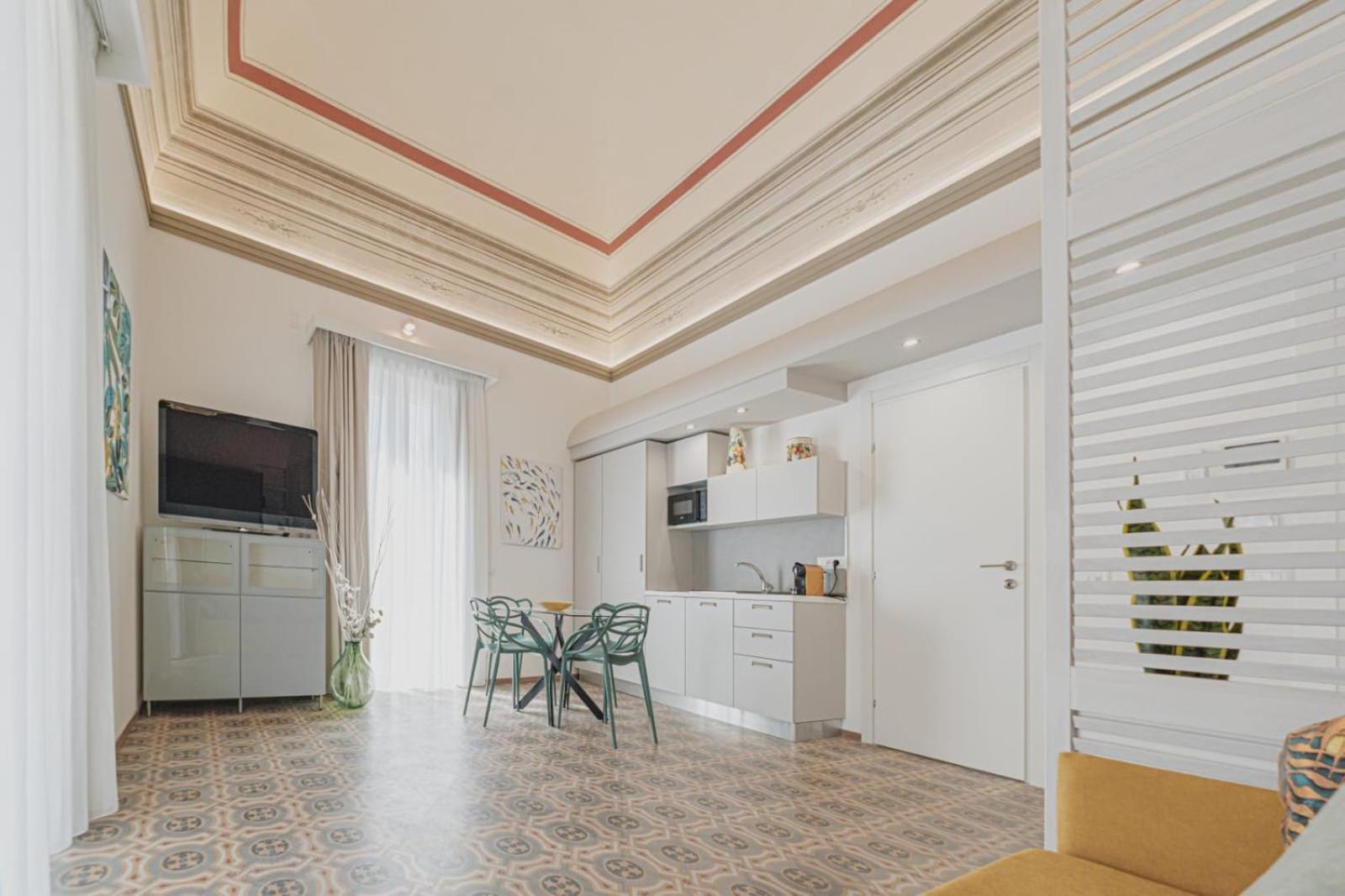 Villa Di Giorgi Apartments Center Чефалу Экстерьер фото