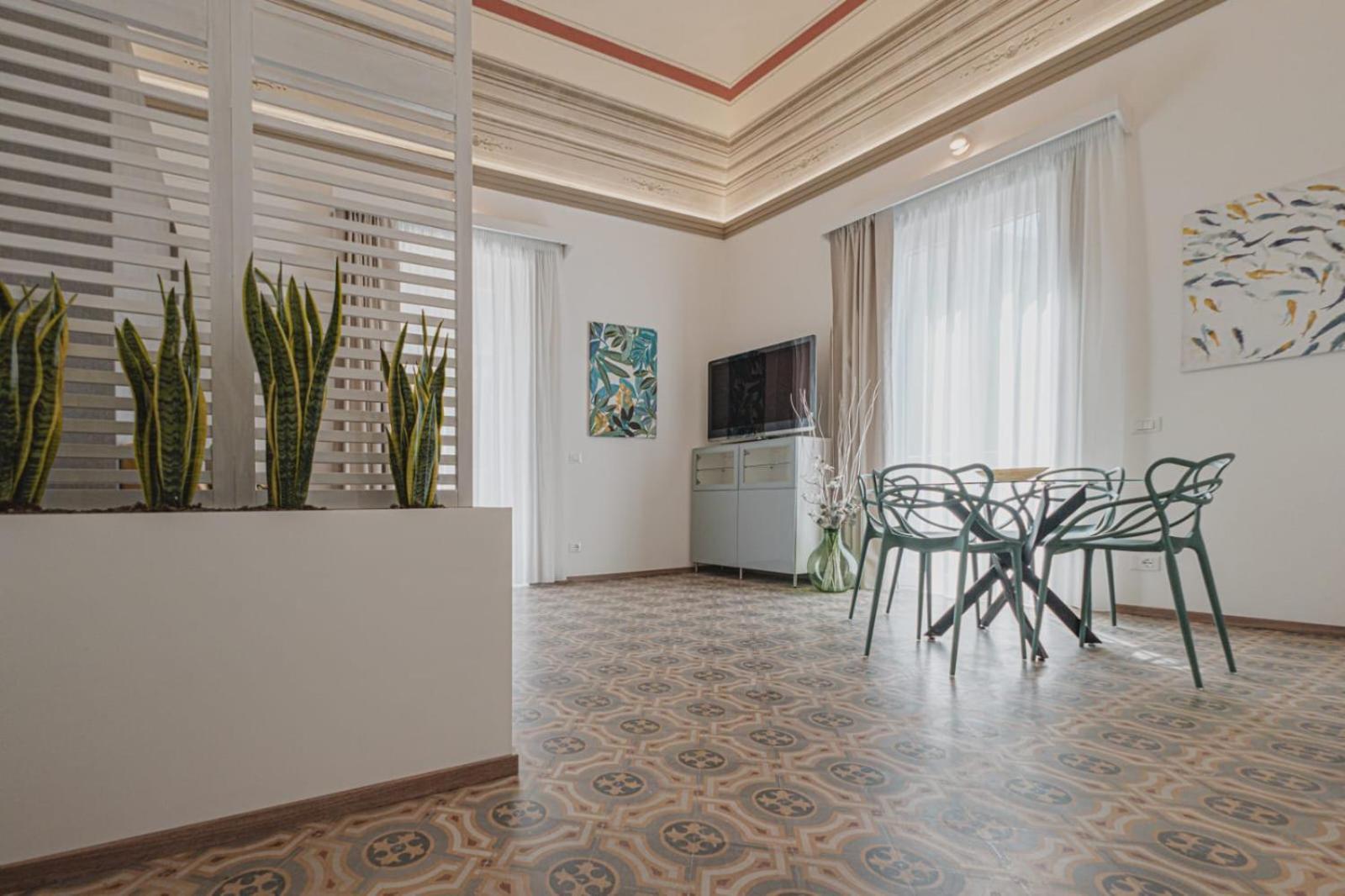 Villa Di Giorgi Apartments Center Чефалу Экстерьер фото